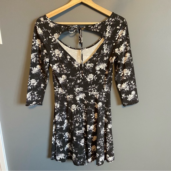 Easy floral mini dress - Picture 4 of 4